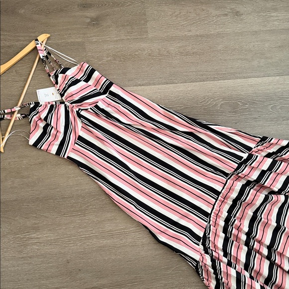 Maxi Dress - Picture 4 of 8